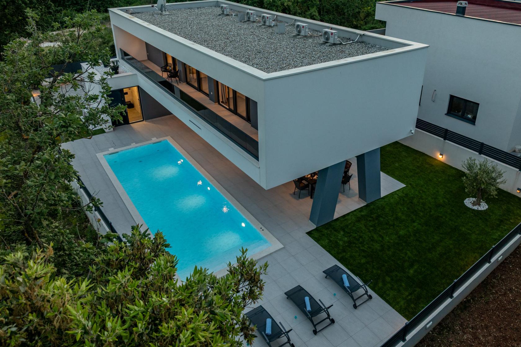Vila Salt2, Zaton (2/31)